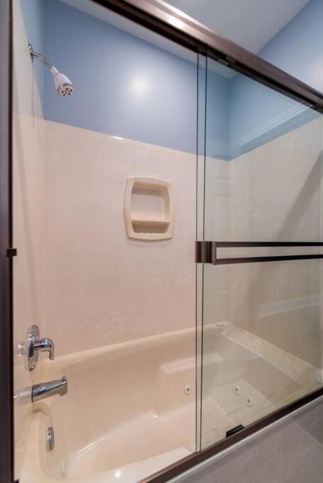 Downtown Sophistication/ Two Bedroom / Two Bath